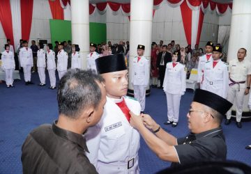Kukuhkan 30 Paskibraka Tahun 2023, Pj. Bupati Kampar : Kibarkan Sang Merah Putih Dengan Penuh Rasa Tanggung Jawab dan Penuh Khidmat