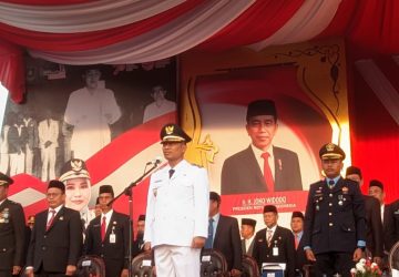 Wabup Bagus Santoso Pimpin Upacara Penurunan Bendera Merah putih HUT Ke-78 RI
