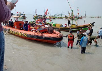 Bupati Nanang Ermanto Hadiri Acara Pesta Laut di Desa Ketapang Tahun 2023