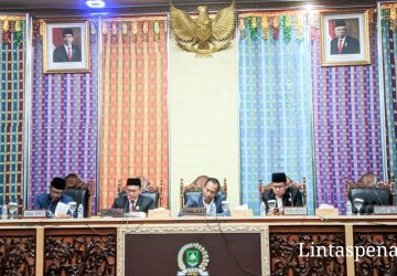 Pansus Sampaikan Laporan dalam Rapat Paripurna DPRD