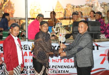 Bupati Nanang Ermanto Hadiri Acara Puncak Malam Resepsi Gebyar HUT Desa Pasuruan ke-90 Tahun