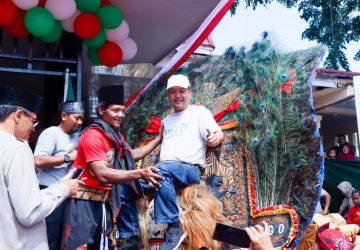 Pj Bupati Kampar Lepas Kirab dan Jalan Santai Gebyar Budaya 2023