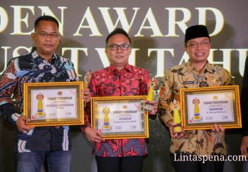 Bupati Kasmarni Terima Penghargaan Golden Award