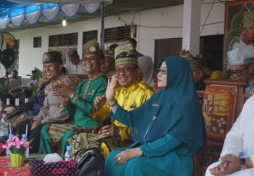 Bupati Inhil HM WARDAN Lepas Pawai Ta’ruf dan Buka Stand Bazar MTQ ke-44 Tingkat Kecamatan Tempuling Tahun 2023