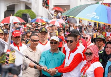 Bupati Rohil Membuka Secara Resmi Pawai Karnaval Tahun 2023