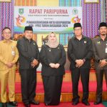 Bupati Kasmarni Bersama Wakil Ketua DPRD Teken Nota Kesepakatan KUA PPAS 2024