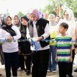 Camat Rengat, Popy Bainurita S.E Bersma Bupati Indragiri Hulu Rezita Meylani S.E Launching Patah Pinggul