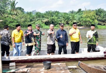 Hadiri serta Saksikan Event Ikan Antau Larangan, Asisten I Ahmad Yuzar : Bentuk Lestarikan Lingkungan dan Jadikan Sebagai Event Budaya dan Tradisi