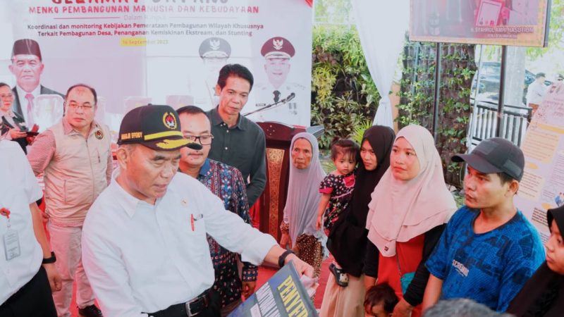 Menko PMK Muhadjir Effendy Kunjungi Tanah Merah Siak Hulu, Pj Bupati Paparkan Kondisi Kampar Terkini