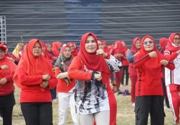 Ketua YJI Lampung Selatan Senam Bersama Dengan Masyarakat Kecamatan Kalianda