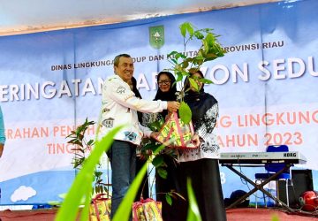Hadiri Peringatan Hari Ozon Sedunia, Kota Bangkinang dan Sekolah SMP Eka Tjipta Naga Sakti Kecamatan tapung Hilir Raih Penghargaan