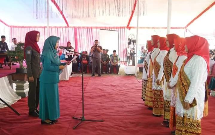 Ketua TP-PKK Desa di Kecamatan Ketapang Dilantik, Winarni Pinta Segera Menyusun Program Kerja