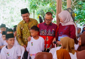 Milad ke 54, Pj Bupati Kampar Rayakan Bersama Anak Panti Asuhan