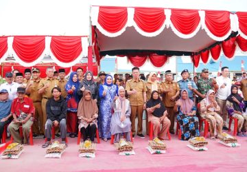 Sumbangan Donatur 1,4 Miliar, Bupati Rohil Lakukan Peletakan Batu Pertama Pembangunan SDN 001 dan SMPN 003 Sinaboi