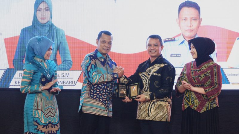 Suasana Hangat Begitu Terasa Dalam Pisah Sambut Kadispers Lanud Roesmin Nurjadin di Kediaman Wako Pekanbaru