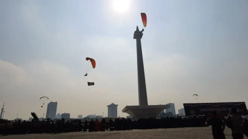 Kapolri Pimpin Apel Gelar Pasukan Operasi Mantap Brata 2023-2024