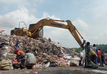 TPA 2 Muara Fajar Longsor, Truk Sampah Dialihkan ke TPA 1