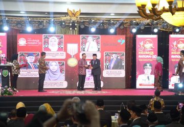 Terima Penghargaan, Bupati H. Sukiman Berharap Tahun 2024 Angka Stunting Rohul di Bawah 14 Persen Daerah