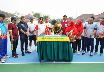 Resmikan Lapangan Tennis PA Sekayu, Pj Bupati H Apriyadi Sempatkan Bermain Tennis
