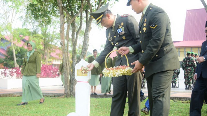 HUT ke-78 TNI AD, Kodim 0303 Bengkalis Gelar Apel Kehormatan di Makam Pahlawan
