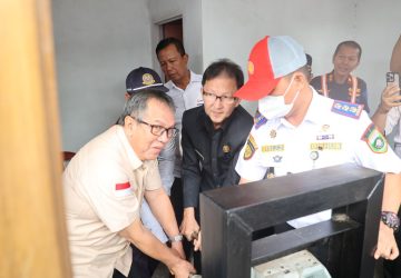 Tingkatkan Keselamatan Masyarakat, PTBA Bantu Pembangunan 4 Palang Pintu Kereta