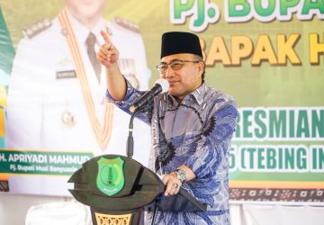 Suroso Sujud Syukur Dihadapan Pj Bupati Apriyadi
