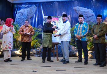 Buku Kisah Permaisuri Raja Siak Diluncurkan