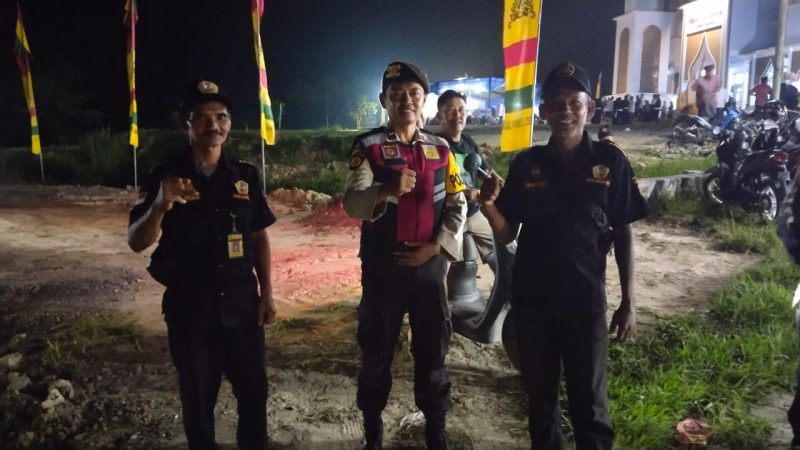Pokdar Kamtibmas  Lakukan PAM Diacara Maulid Nabi di Mesjid Raya Sultan Abdul Jalil Desa Sialang Baru