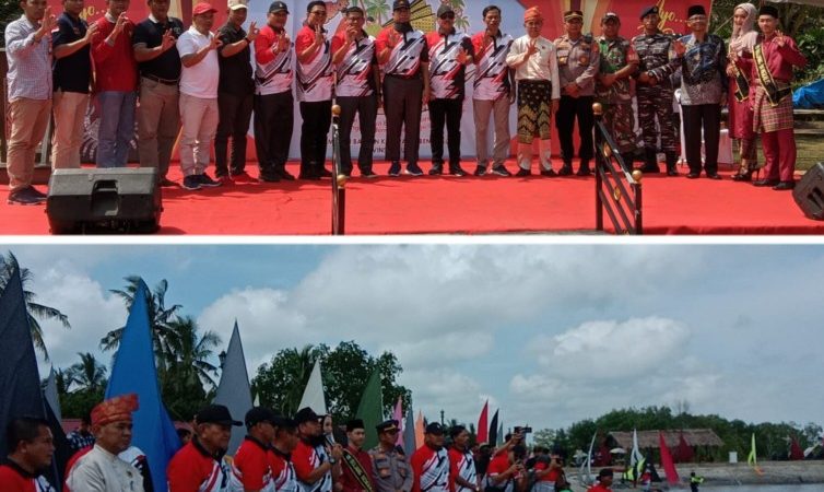 Bupati Bengkalis Membuka Festival Budaya Bahari Di Pantai Selat Baru