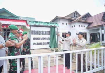 Bupati Inhil HM Wardan Resmikan Pos Ramil Kecamatan Enok