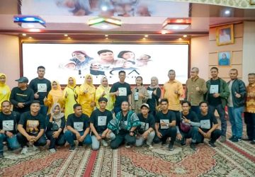 Bupati Nobar Pemutaran Film Toga Untuk Ibu Karya Anak Rohil