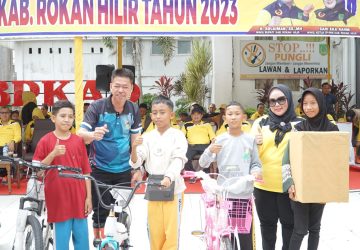 Ratusan Masyarakat Ramaikan Jalan Santai Bersama Dalam Rangka HUT Rohil ke-24 dan Bulan Inklusi Keuangan