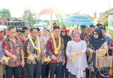 Bupati Rohil Resmikan Jembatan dan Kelenteng di Sinaboi