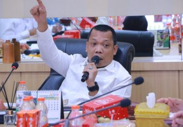 Pj Wali Kota Pekanbaru Soroti Keberadaan Tiang dan Kabel Fiber Optik Ilegal