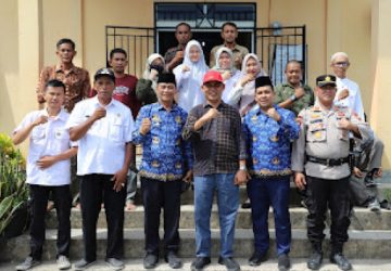 Kunker Pertama, Pj. Bupati Inhil Sambangi Kantor Desa Mumpa dan Ziarah Religi ke Makam Syekh Abdul Fatah
