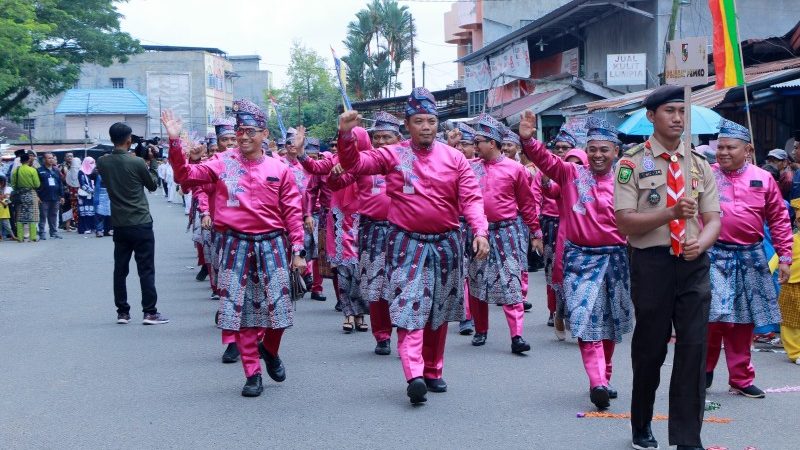 Pemko Pekanbaru Ikut Meriahkan Pawai Taaruf MTQ Riau ke-41 di Rengat
