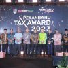 35 Wajib Pajak, Lurah Delima, dan 8 RW Terima Penghargaan Pekanbaru Tax Award