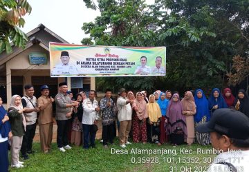 Ketua KTNA Riau Kunjungin Petani di Kecamatan Rumbio Jaya,