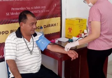 Luar Biasa!!! Ketum Satgas Suar Natal Waruwu, Donorkan Darah di PMI Kab. Nias Untuk Membantu Murniwati Laoli