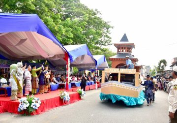 Tampil Memukau, Kampar Angkat thema Tali Bapilin Tigo, Tigo tungku Sajoghangan.