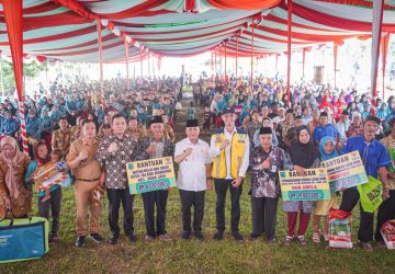 Pj Bupati Apriyadi Mahmud Gelontorkan Banyak Bantuan di Jirak Jaya