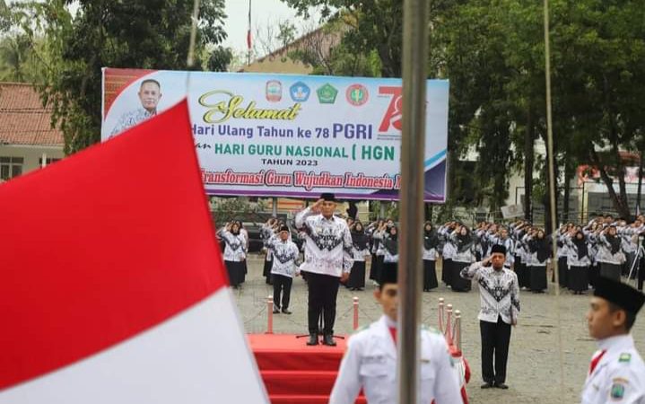 Bupati Lamsel Pimpin Upacara Peringatan HUT Ke-78 PGRI dan HGN Tahun 2023