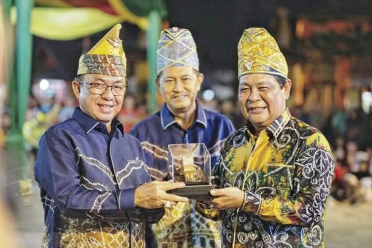 Manfaatkan Momen Aroh Ganal, Bupati HM Wardan Harapkan Kerjasama Investasi Inhil dan Kalsel Dapat Terjalin