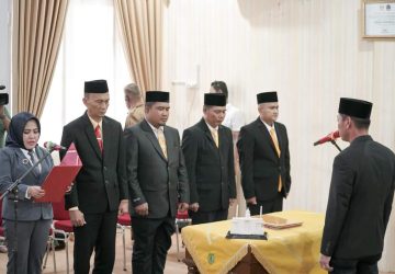 Bupati Rohil Lantik Pengurus dan Pengawas BUMD SPR