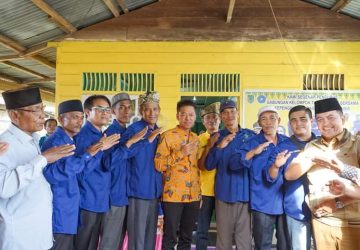 Bupati Rohil Serahkan Tiga Ton Bantuan Benih Padi di Bagansiapiapi