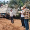 Koordinasi Bupati, PT Jatim Bantu Pemkab Rohil Perbaiki Jalan Lintas Kubu yang Rusak Parah