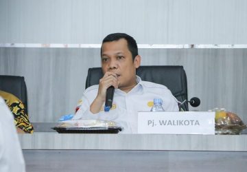 Cegah Banjir di Musim Hujan, Pj Wali Kota Pekanbaru Ajak Masyarakat Gotongroyong
