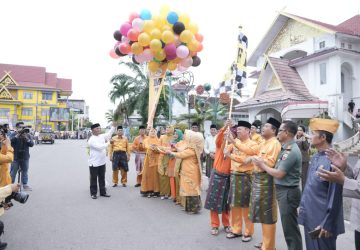 Bupati Rohil Lepas Ribuan Peserta Pawai Taaruf MTQ ke XVIII Tingkat Kabupaten Rohil