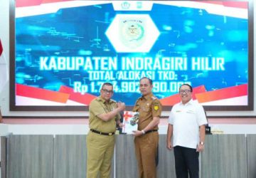 Pj Bupati Inhil Terima Dokumen DIPA dan TKD Anggaran 2024