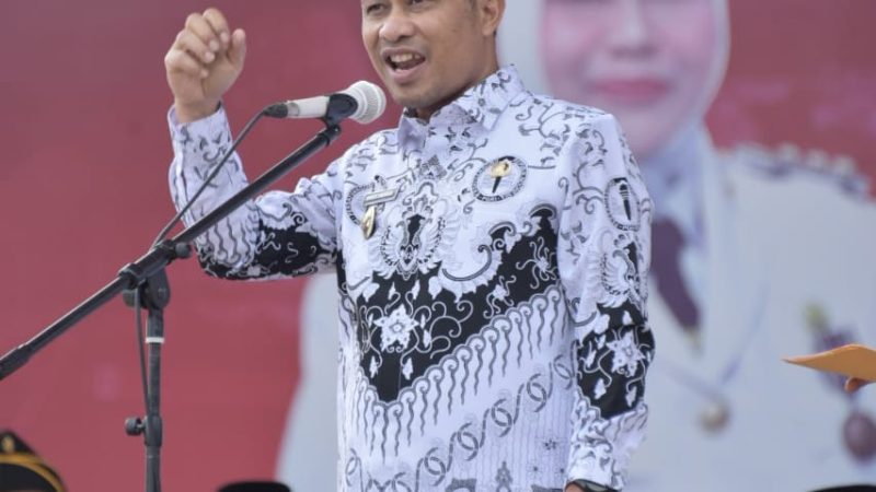 Pimpin Apel PGRI dan HGN, Wabup Mengajak Kepada Guru Melanjutkan Gerakan Merdeka Belajar